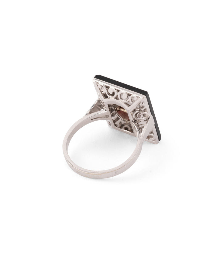 30s coral onyx ring "Kakima" - Caillou Paris