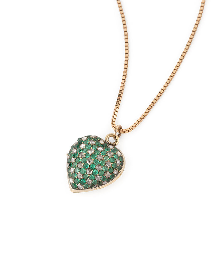 Ancien-medaillon-ouvrant-diamants-emeraudes-Fella-Caillou-Paris