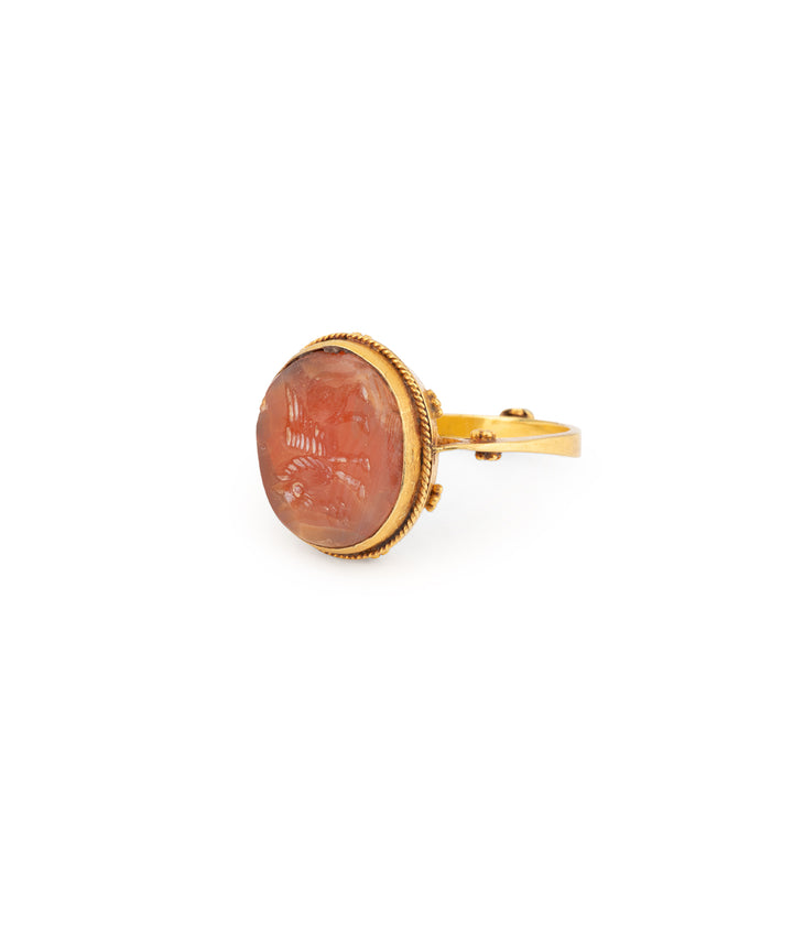 Ancienne bague intaille cornaline Pégase Lubka - Caillou Paris