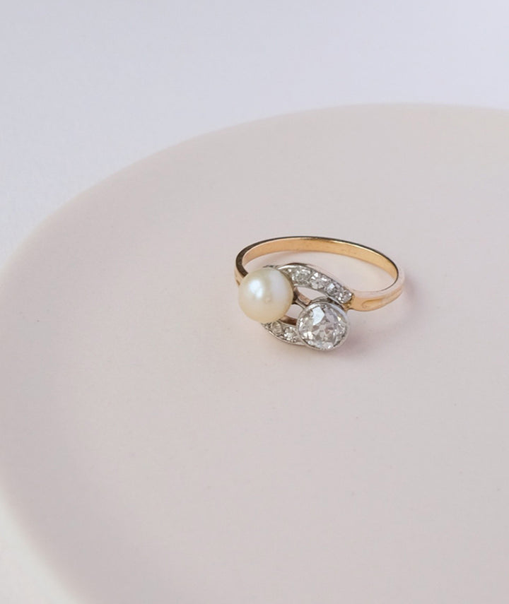 Bague Toi et Moi ancienne en or rose perle et diamants "Madena"