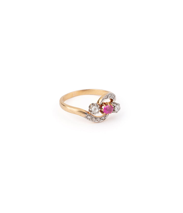 ancienne bague trilogie rubis et diamants "Godon" - Caillou Paris