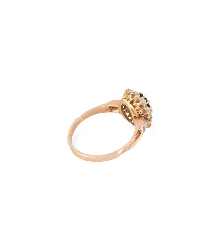 Antique-cluster-ring-sapphire-Hug-Caillou-Paris