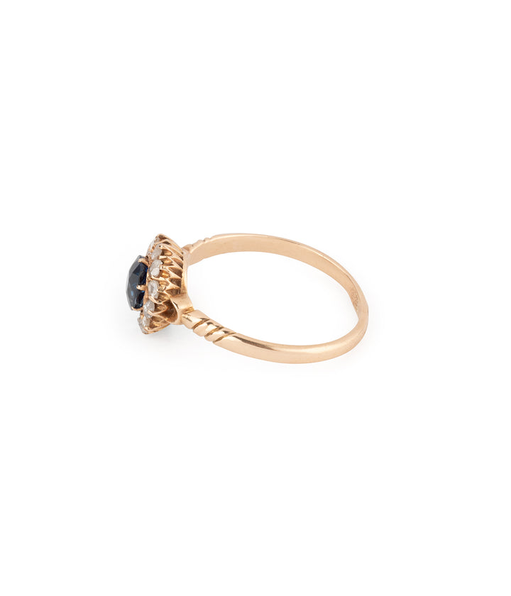 Antique-cluster-ring-sapphire-Jodie-Caillou-Paris