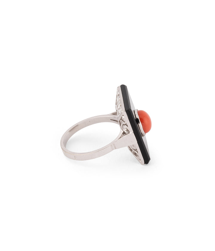 Antique coral ring "Kakima" - Caillou Paris