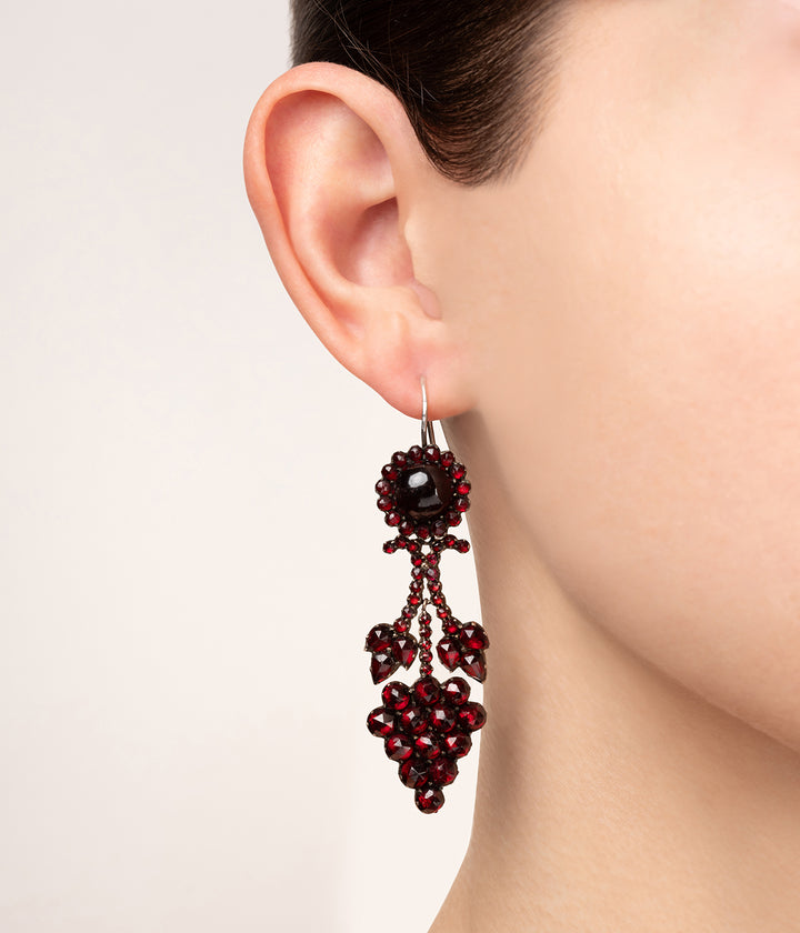 Antique-earrings-garnet-Teina-Caillou-Paris