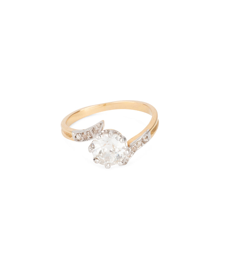 Antique-engagement-ring-diamonds-Xarika-Caillou-Paris