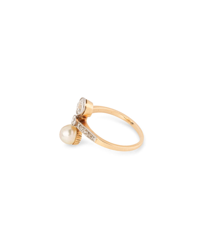 Antique-engagement-ring-pearl-diamond-Stina-Caillou-Paris