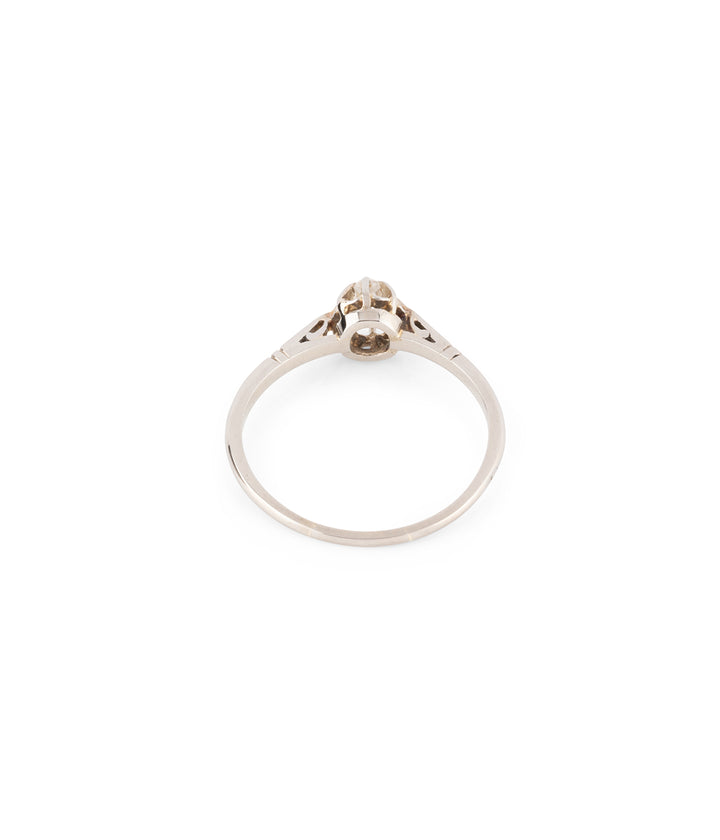 Antique-engagement-ring-white-gold-diamond-Faria-Caillou-Paris