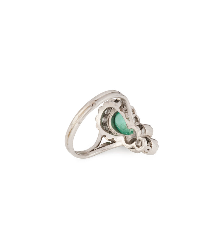 Antique-halo-ring-emerald-diamonds-Paavo-Caillou-Paris