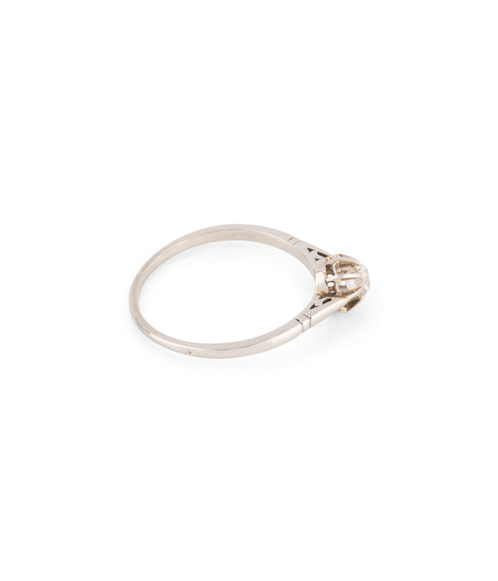 Antique-white-gold-ring-diamond-Faria-Caillou-Paris