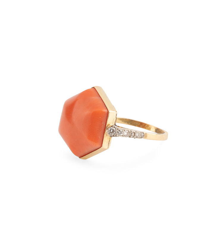 Art-deco-gold-ring-coral-Ennio-Caillou-Paris