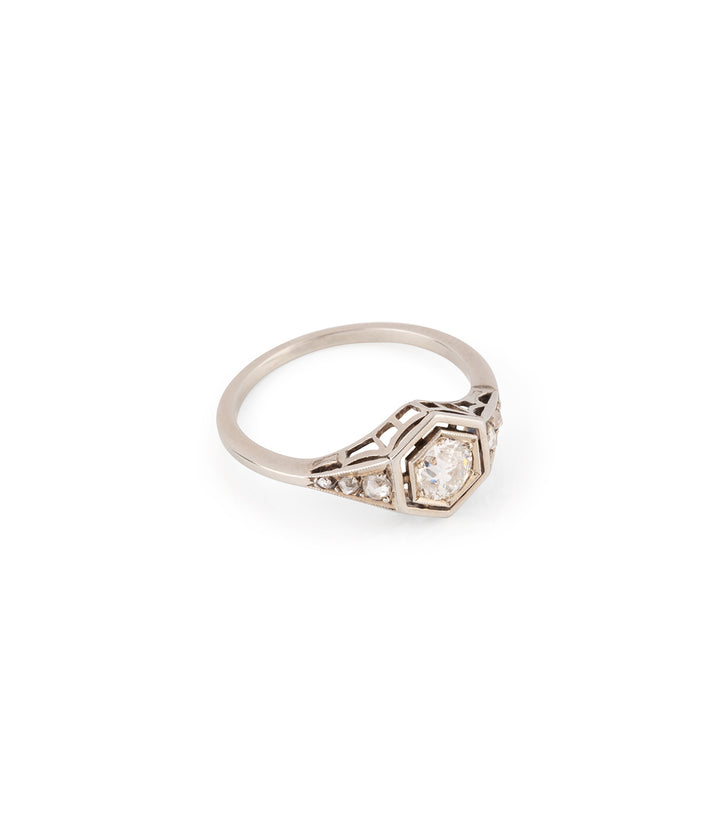 Art-deco-ring-white-gold-diamond-Hanke-Caillou-Paris