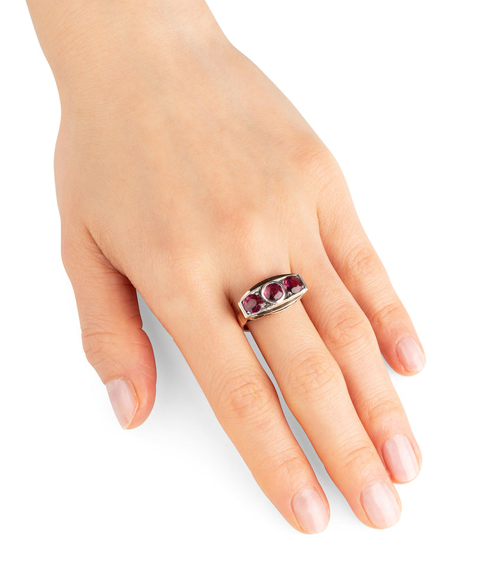 Bague-Art-deco-grenat-Koen-Caillou-Paris