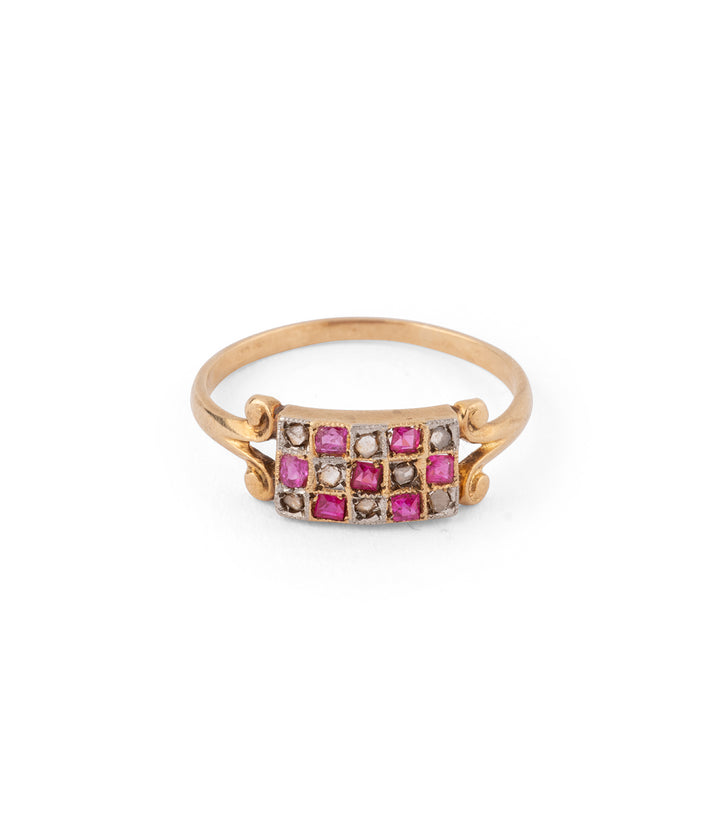 Bague ancienne en rubis et diamants "Vaka" - Caillou Paris