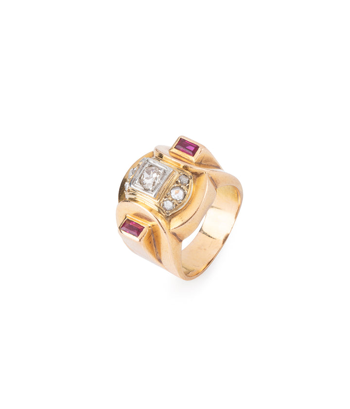 Bague-chevaliere-ancienne-diamants-rubis-Trine-Caillou-Paris