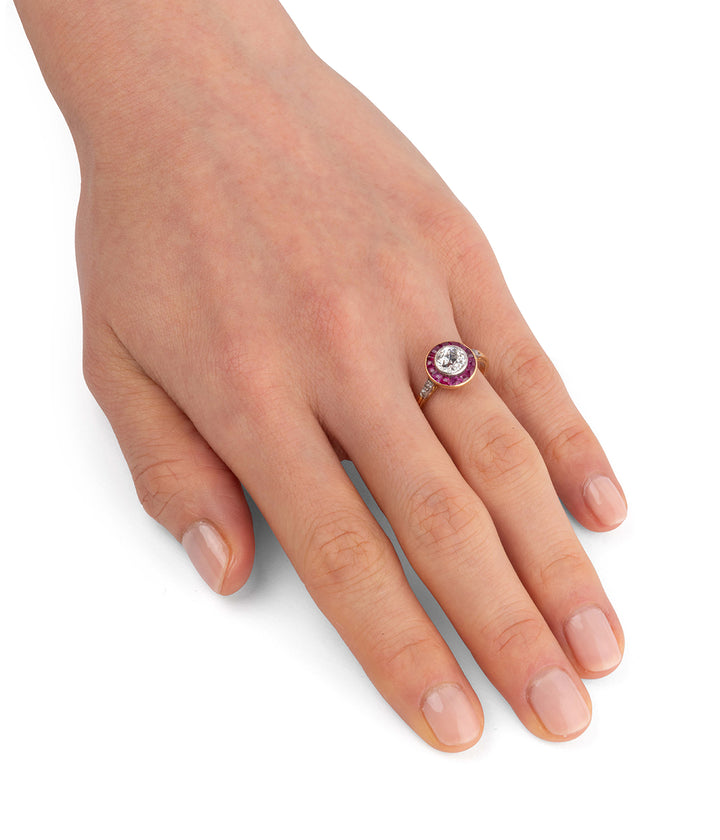 Bague cible ancienne en diamant et rubis "Nadra" - Caillou Paris "Nadra" - Caillou Paris