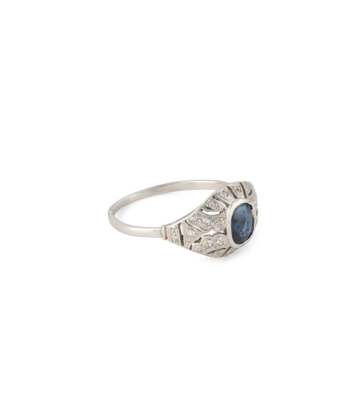 Bague-dome-Art-deco-platine-saphir-Baudell-Caillou-Paris