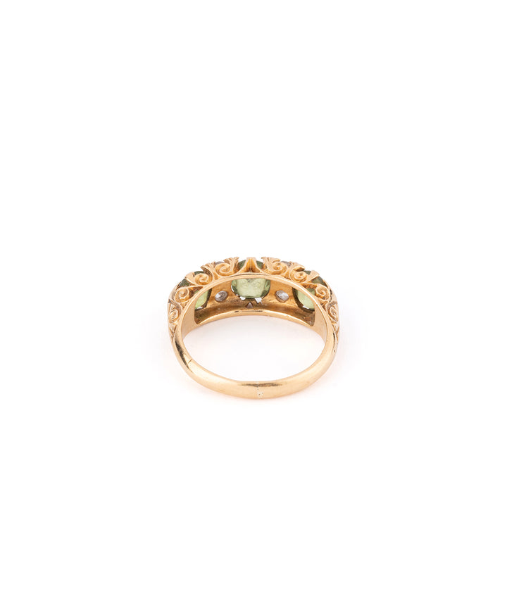Bague de fiançailles ancienne en or et péridots "Kusumita" - Caillou Paris