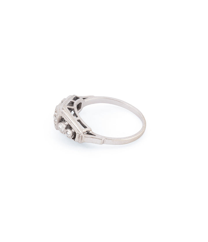 Bague-jarretiere-ancienne-diamants-Yahya-Caillou-Paris