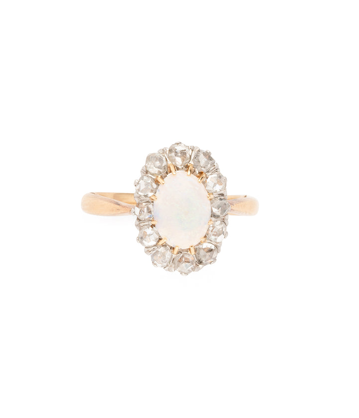 Bague-marguerite-ancienne-opale-diamants-Wulf-Caillou-Paris