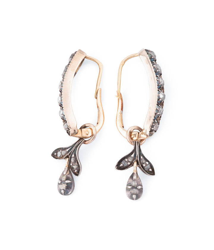Boucles-oreilles-anciennes-origine-provencale-Walda-Caillou-Paris