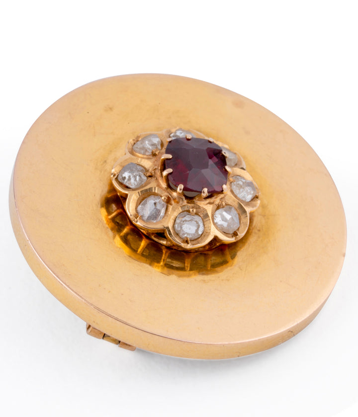 Broche ancienne or "Gania" gros plan - Caillou Paris