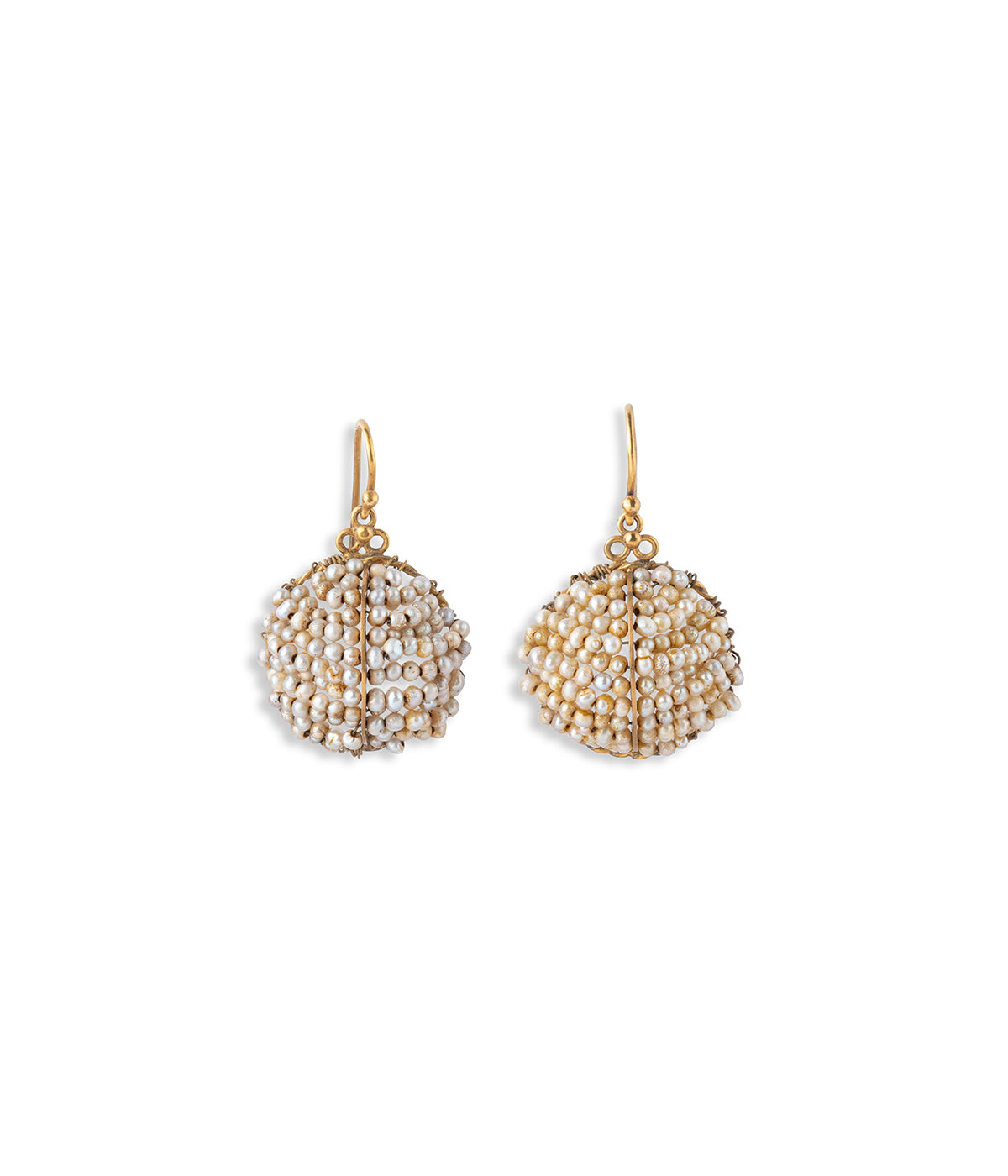 Anciennes boucles d'oreilles à clips grappe de perles beiges bijou Anciennes boucles d'oreilles à clips grappe de perles beiges bijou