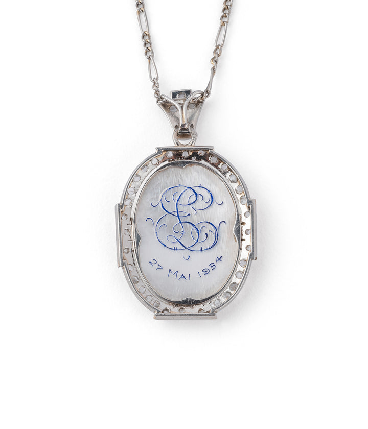 Caillou Paris - Médaille Art déco nacre “Sona” dos