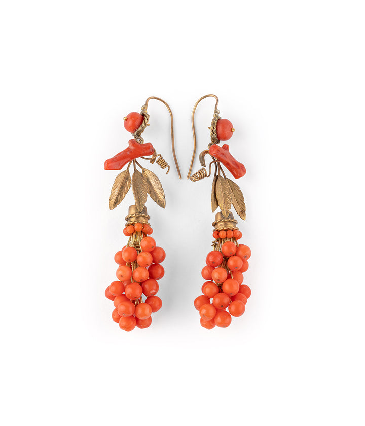 Caillou Paris - Grands pendants d’oreilles anciens corail “Wafa” details