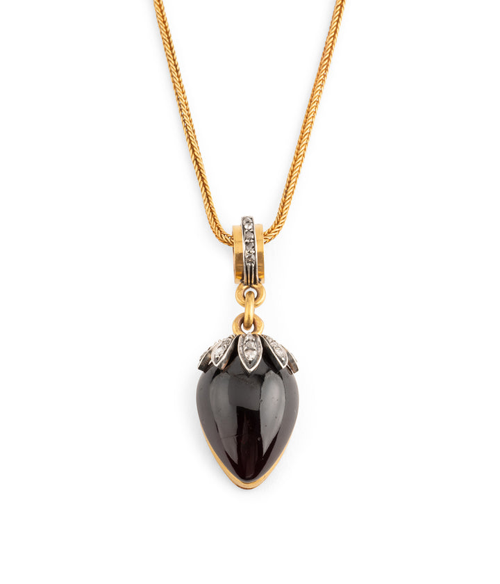 Collier-medaillon-ancien-grenat-Kera-Caillou-Paris