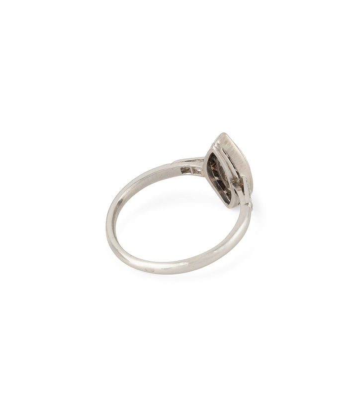 Diamonds-sapphires-engagement-ring-Prama-Caillou-Paris