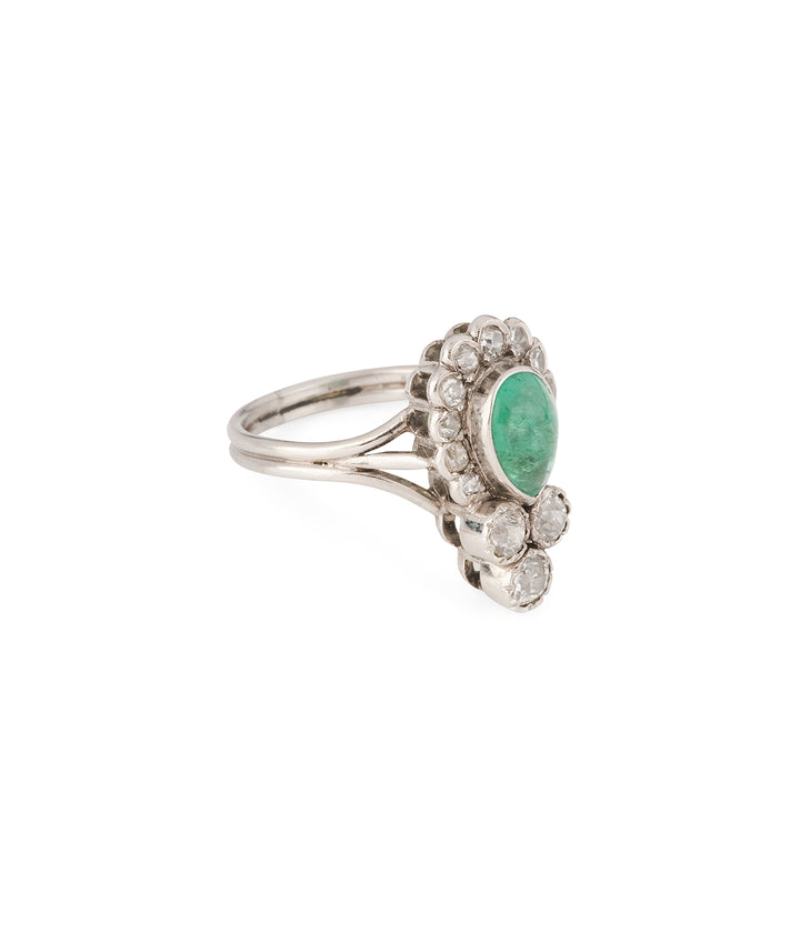 Edwardian-platinum-ring-emerald-diamonds-Paavo-Caillou-Paris