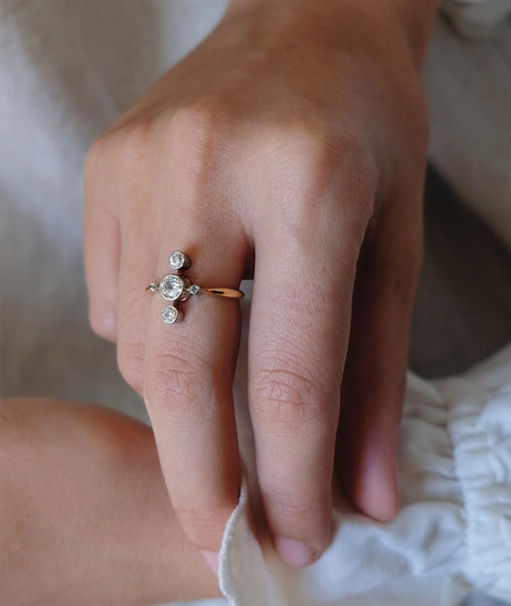 Bague ancienne en diamants "Sen"