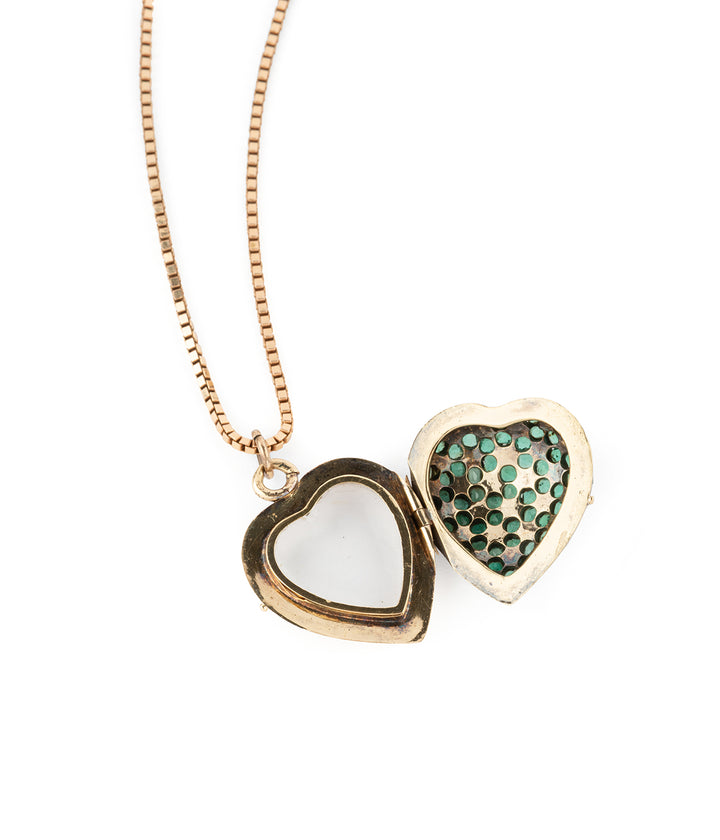 Medaillon-ancien-emeraudes-diamants-Fella-Caillou-Paris
