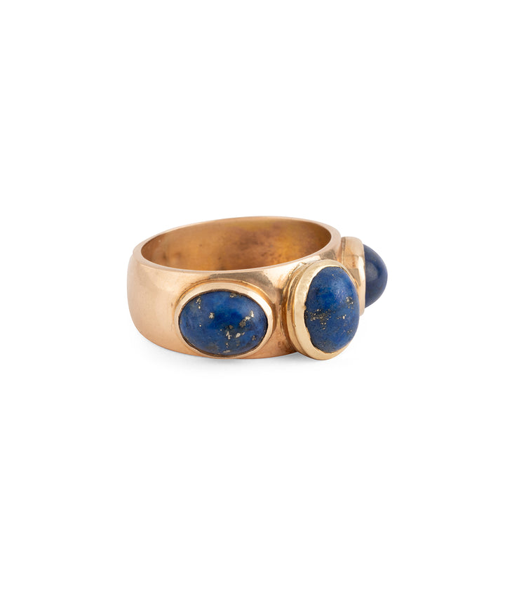 Men-gold-ring-lapis-lazuli-Roel-Caillou-Paris