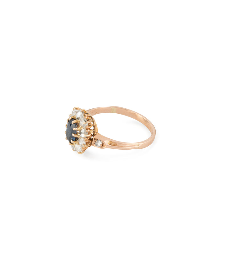 Victorian-cluster-ring-sapphire-diamonds-Hug-Caillou-Paris