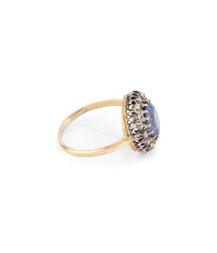 Victorian-halo-ring-diamonds-sapphire-Burak-Caillou-Paris