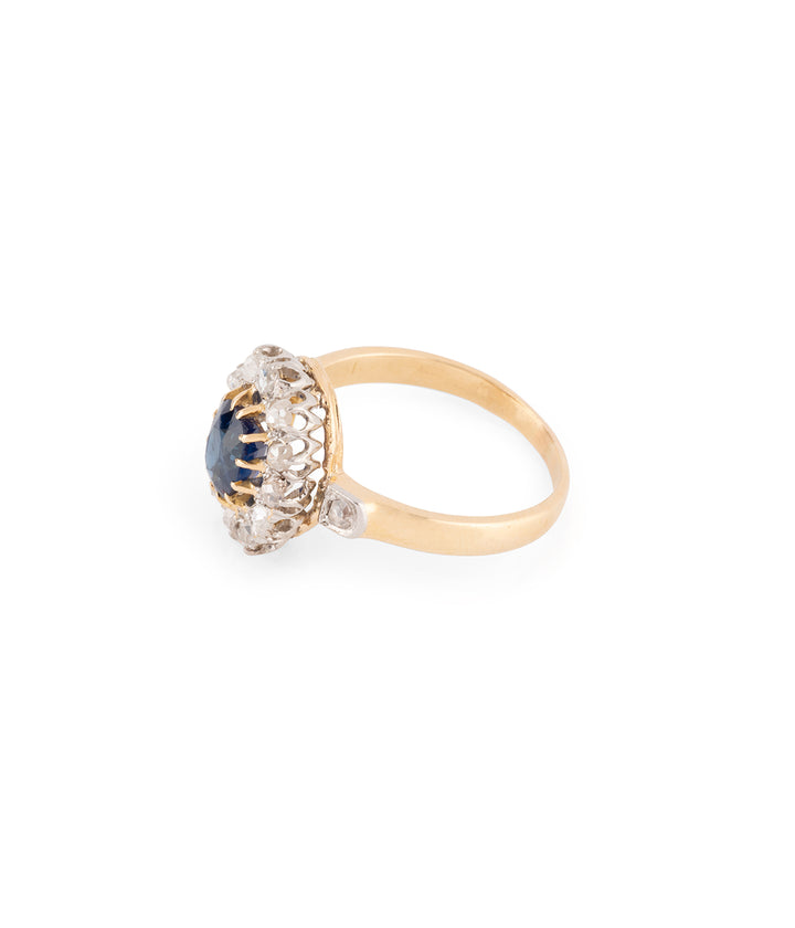 Victorian-halo-ring-diamonds-sapphire-Septime-Caillou-Paris
