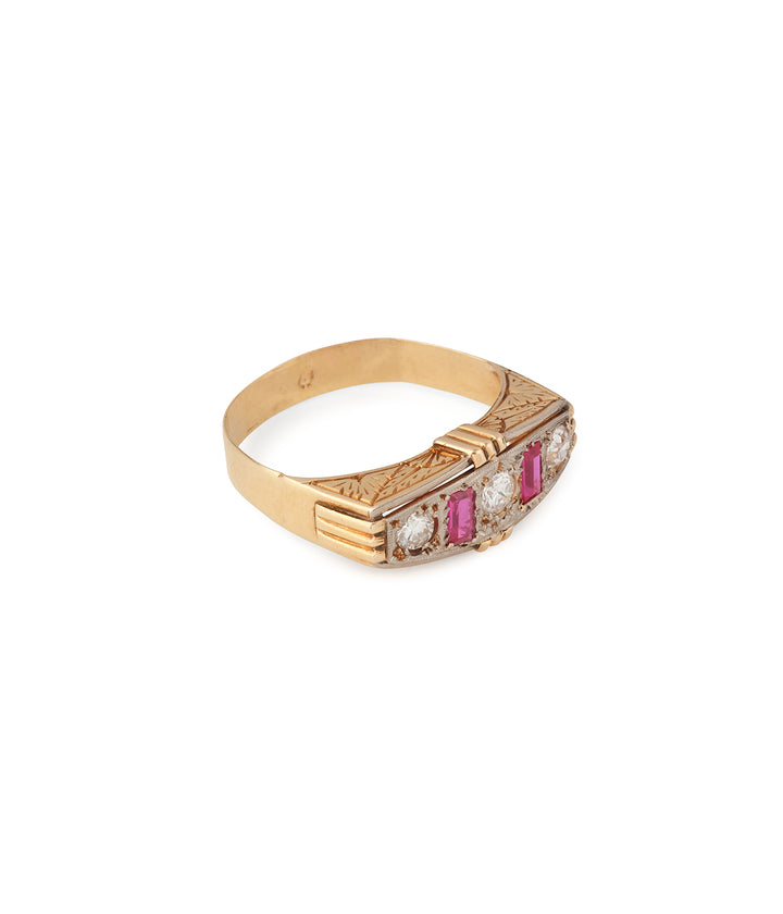Vintage-engagement-ring-diamonds-rubies-Jimmy-Caillou-Paris