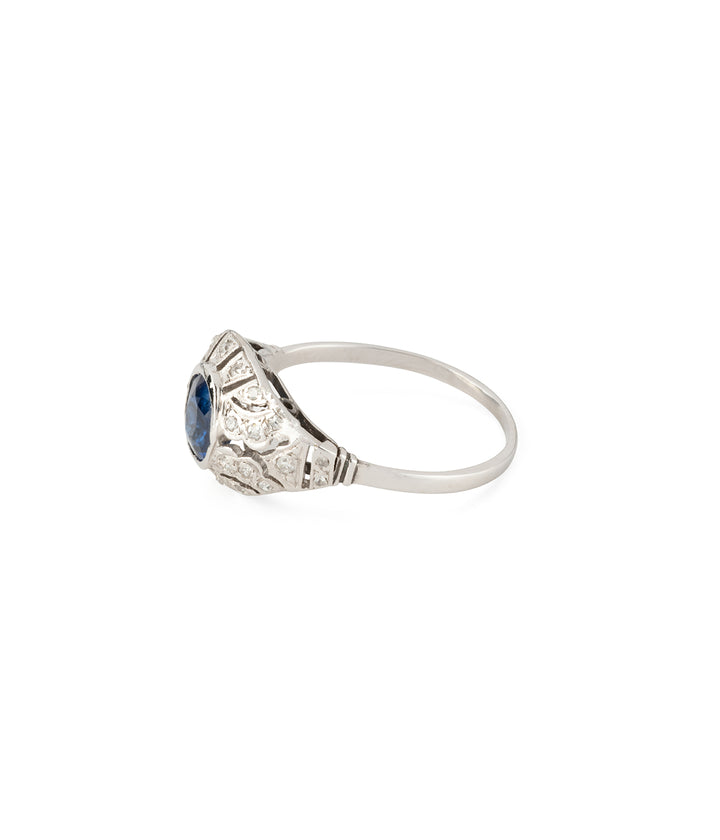 Vintage-ring-platinum-sapphire-Baudel-Caillou-Paris