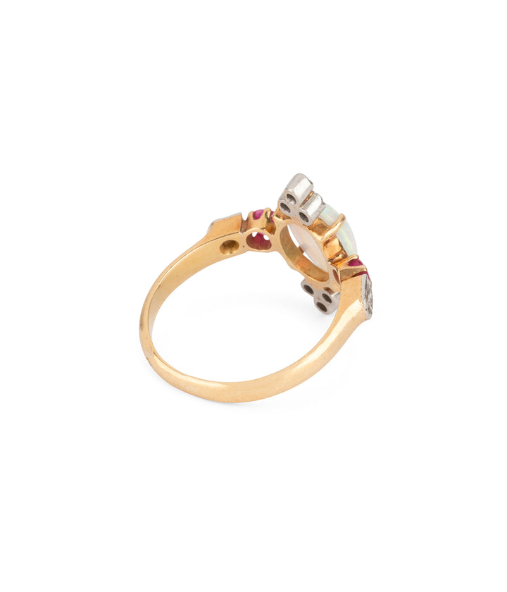 Vintage-ring-rubies-opal-Rabi-Caillou-Paris