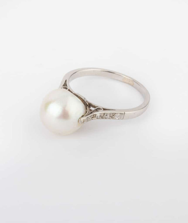 Bague AKOYA gauche