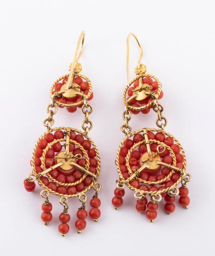 Pendants d'oreilles anciens corail dos