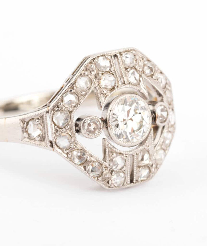 Caillou Paris - Bague Art deco Azad gros plan