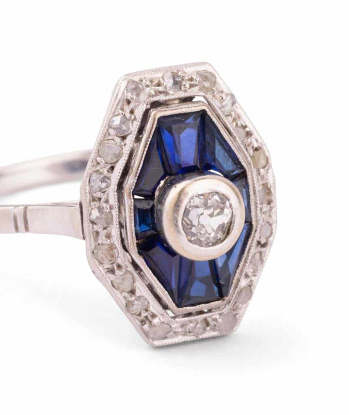 Caillou Paris Bague Art Deco Or Et Diamants Huo Gros Plan Droite