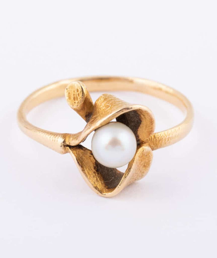 Caillou Paris - Bague Art nouveau Fortuna 2 gros plan