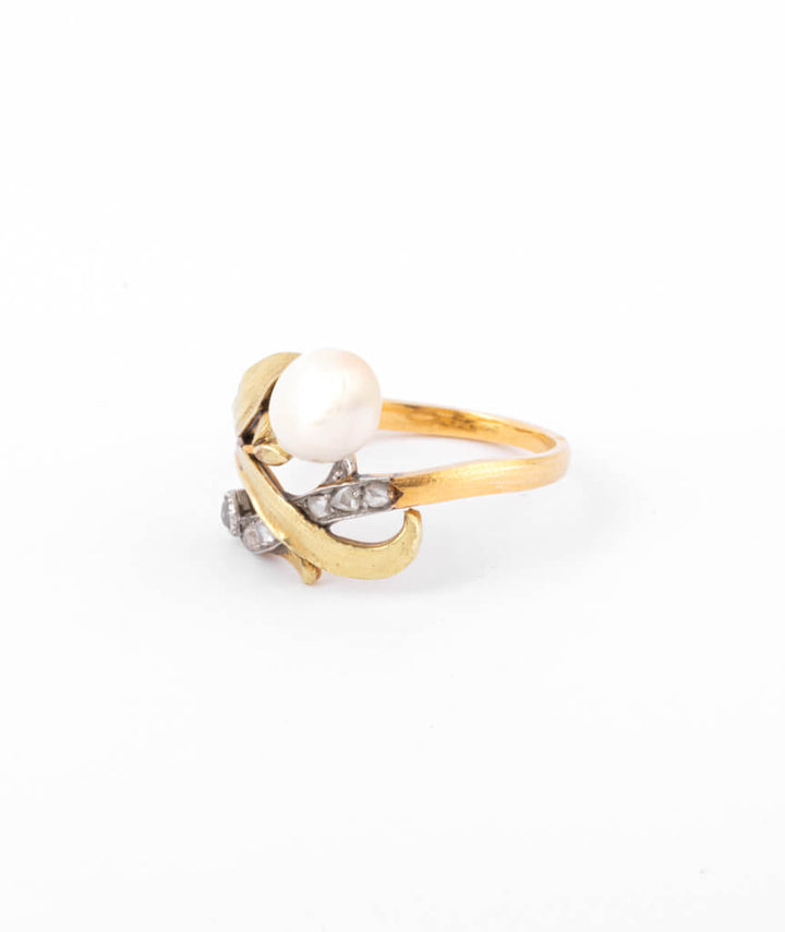 Caillou Paris - Bague Art nouveau Guila gros plan gauche
