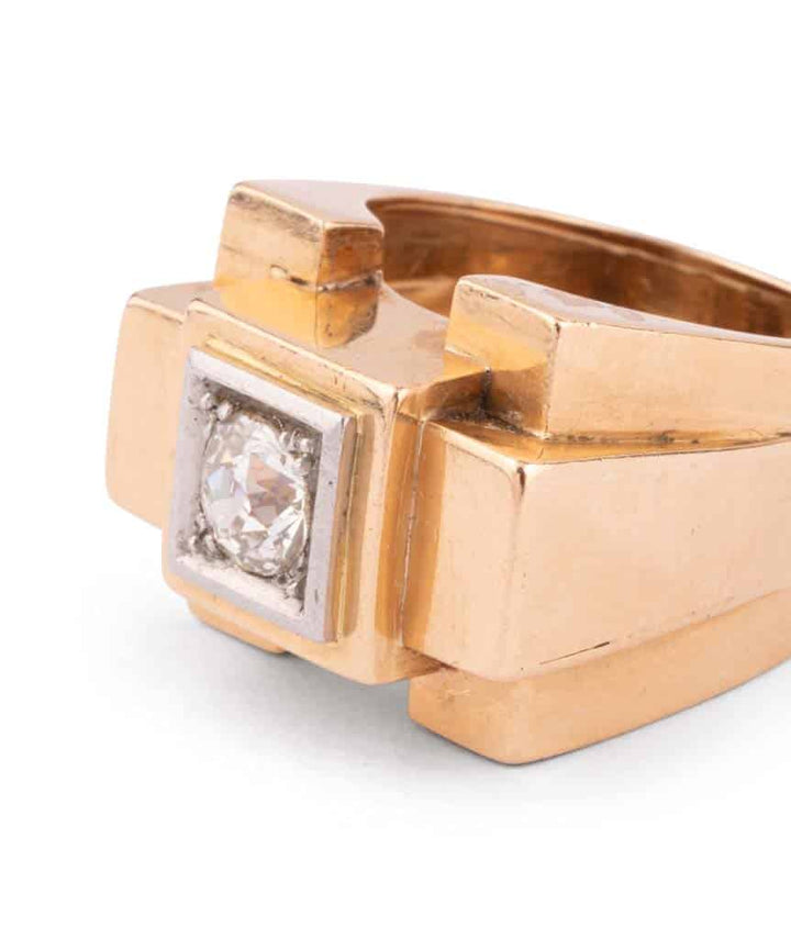 Caillou Paris Bague Tank Chevaliere Diamant Gerrie Gros Plan 2