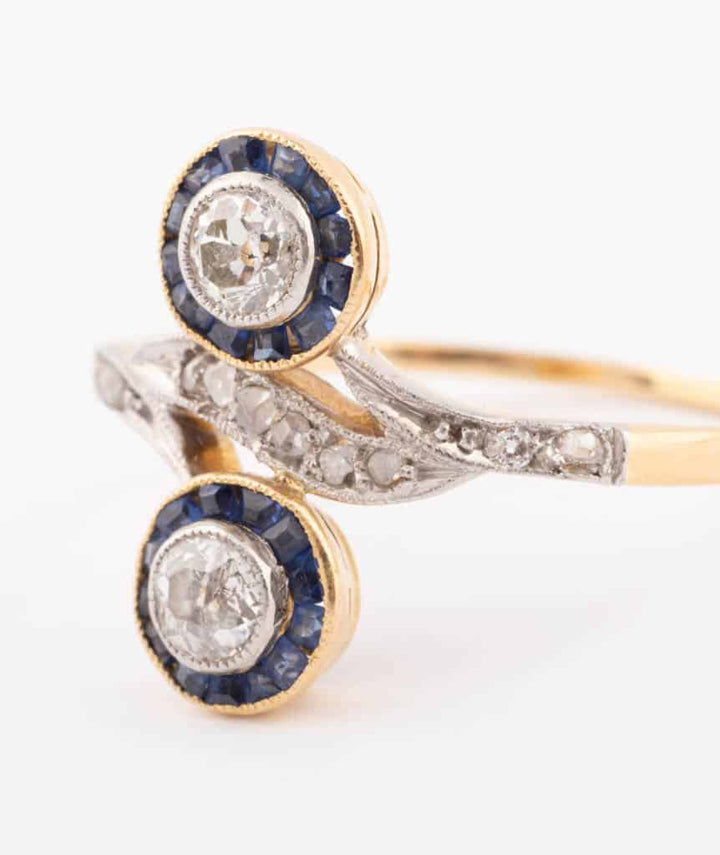 Caillou Paris Bague Toi Et Moi Ancienne Diamants Et Saphirs Ira Gros Plan 2
