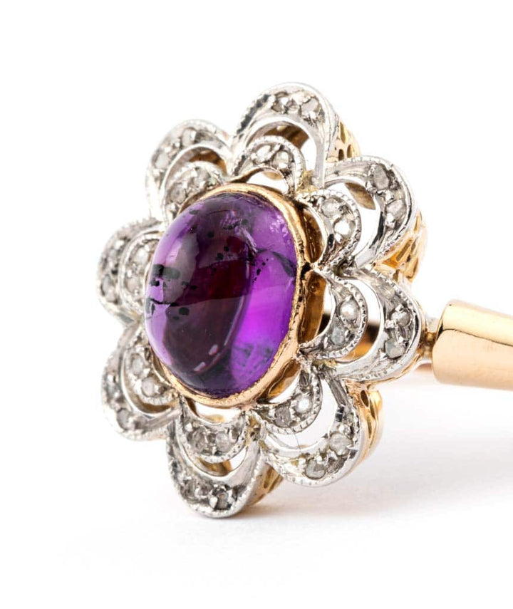 Caillou Paris - Bague ancienne améthyste "Iola" gros plan